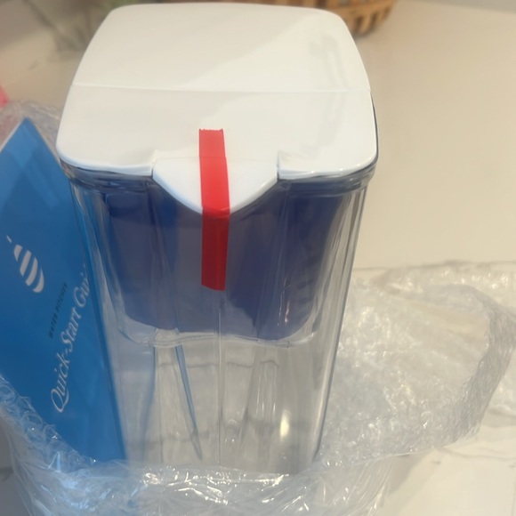 New in box Clearly water pitcher with filter and flushing bag - Picture 4 of 7